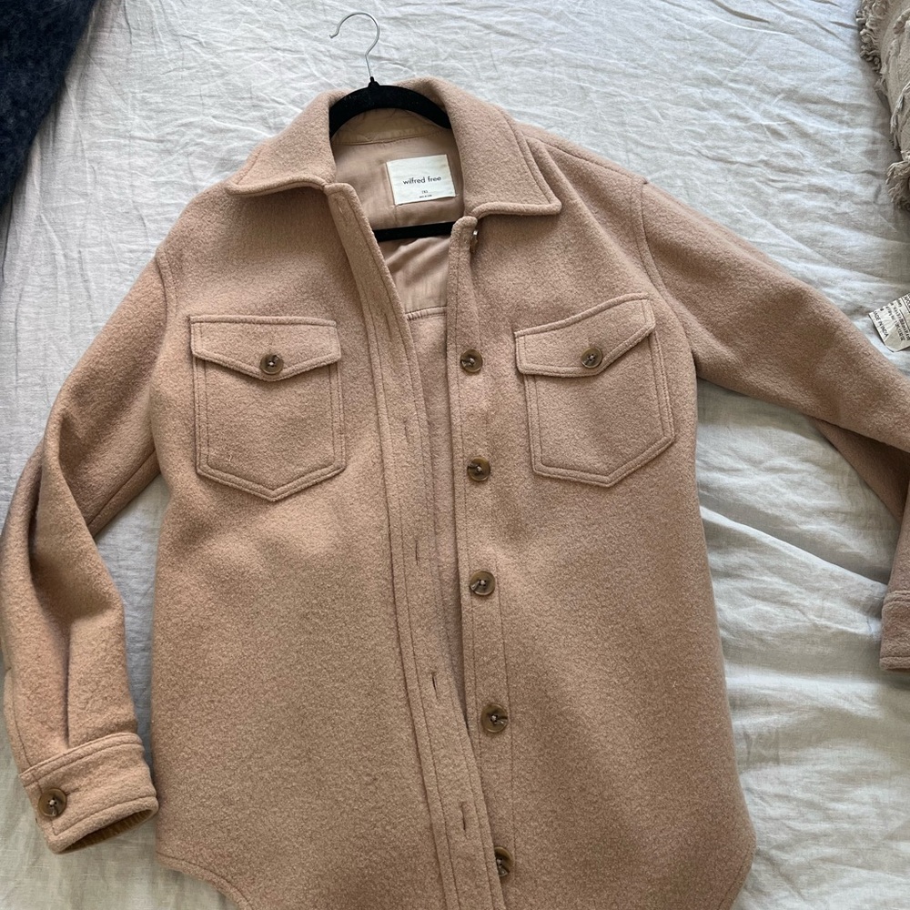 Aritzia Wilfred Free shacket in tan